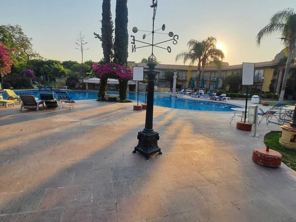 Gran Hotel Hacienda De La Noria Aguascalientes Luaran gambar The pool at the hotel