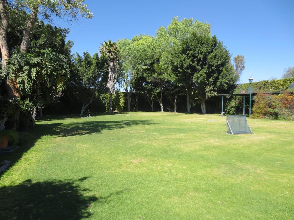 Gran Hotel Hacienda De La Noria Aguascalientes Luaran gambar The lawn at the center of the campus